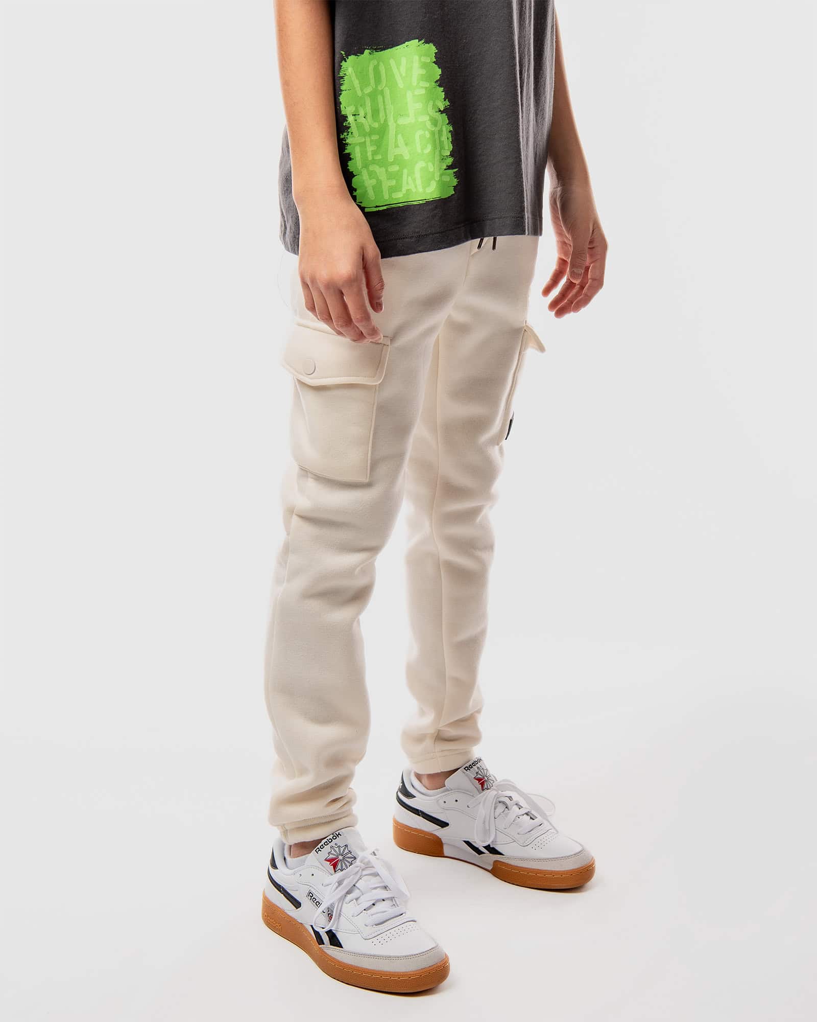 BOYS SYLAS FLEECE CARGO JOGGERS - Image 3