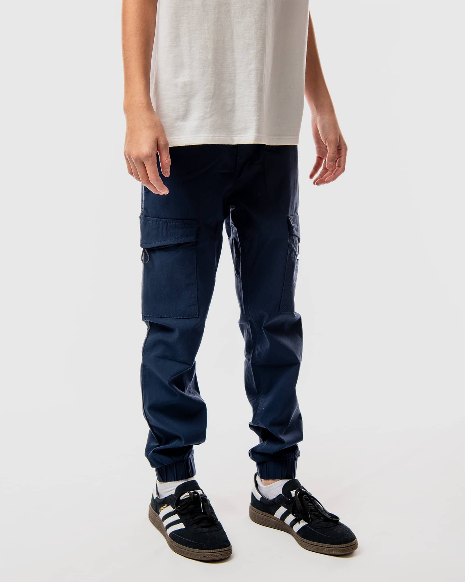 BOYS TRAVEL PERFORMANCE TECH CARGO JOGGERS - Image 3