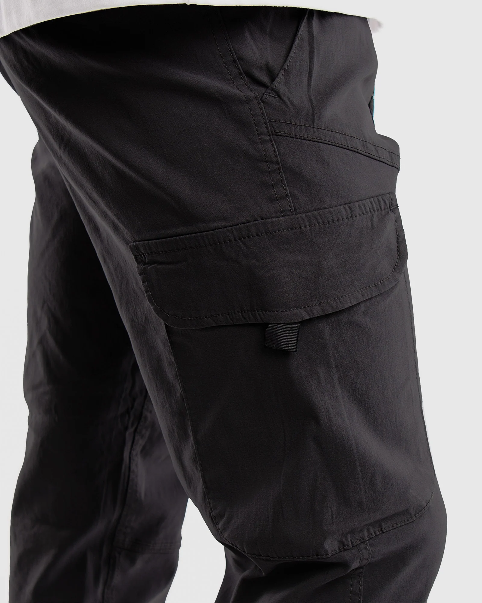 MEN'S BARTRAM HYBRID TECH CARGO JOGGERS - Image 15