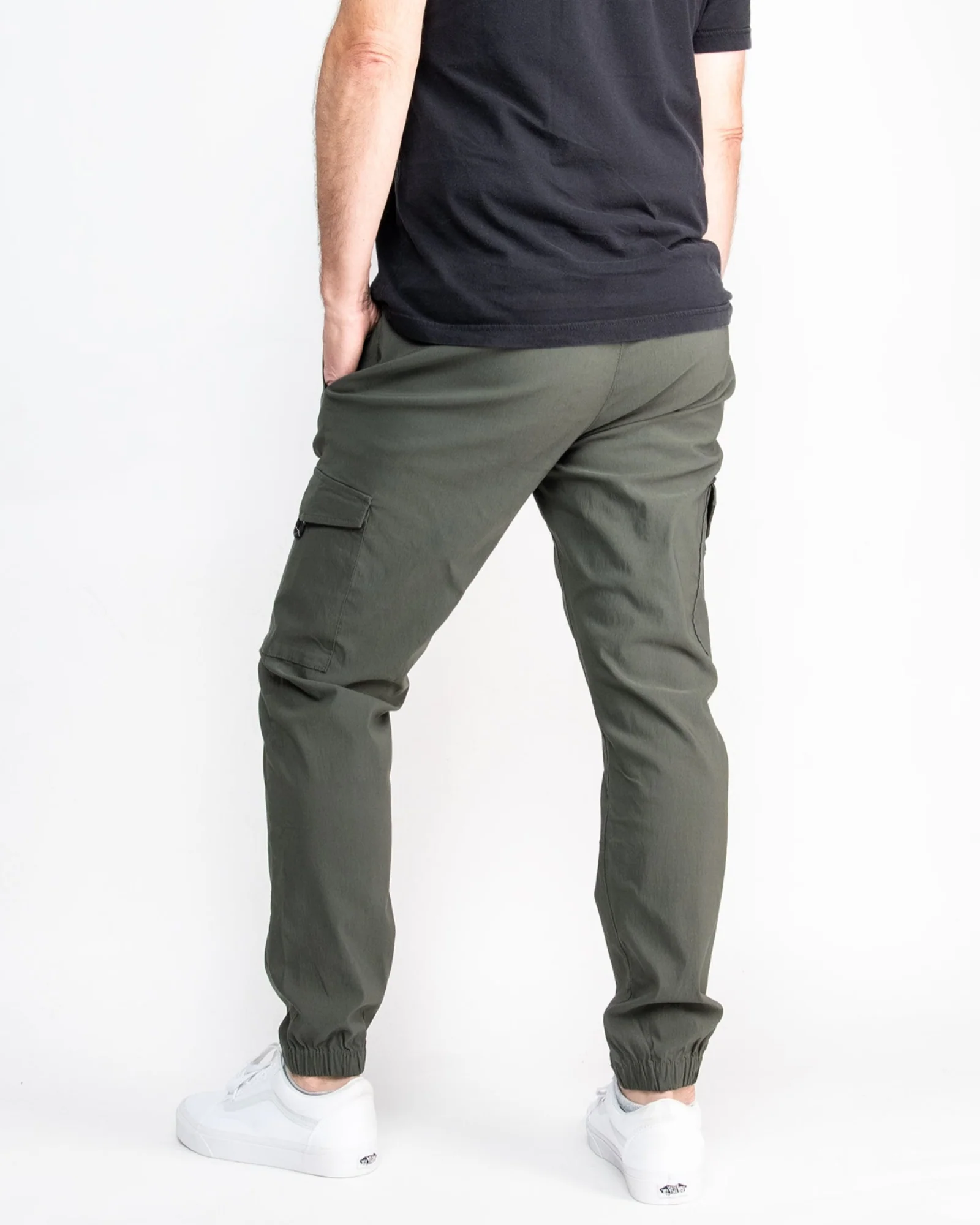 MEN'S TRECY PERFORMANCE TECH CARGO JOGGERS - Image 3