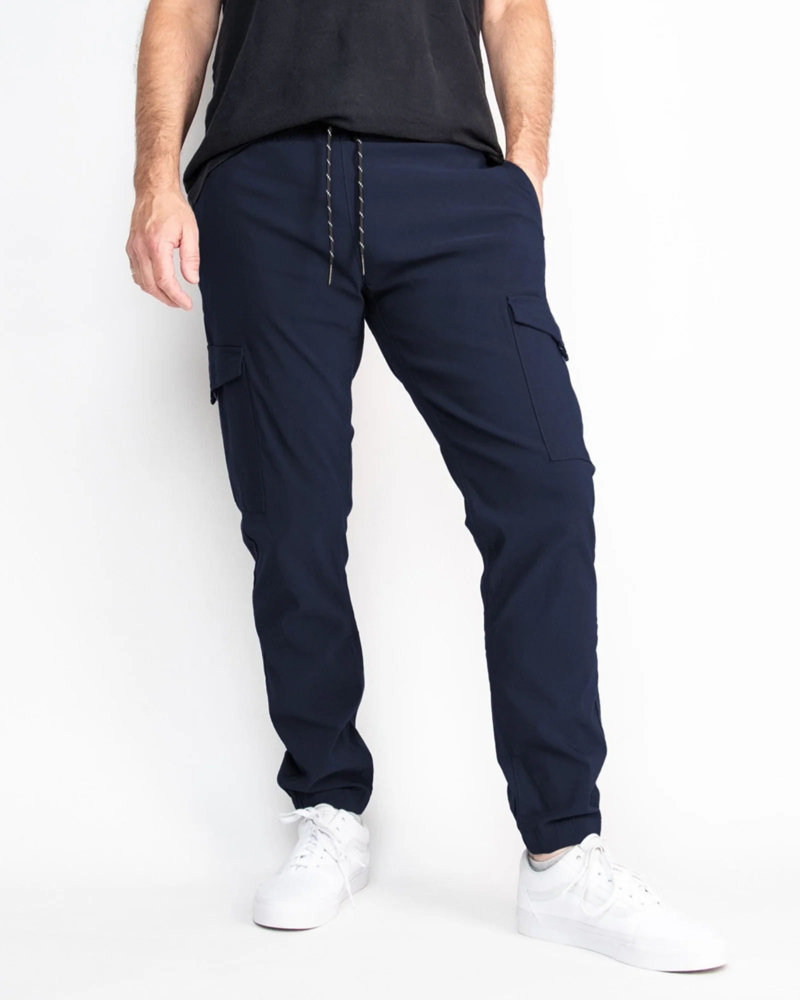 MEN'S TRECY PERFORMANCE TECH CARGO JOGGERS - Image 32